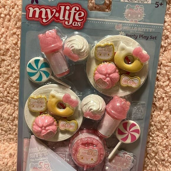 MY LIFE HELLO KITTY NWT 50 th ANNIVERSARY PARTY PLAY SET - Picture 6 of 10